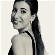 Me defino como una profesora de inglés apasionada y comprometida.